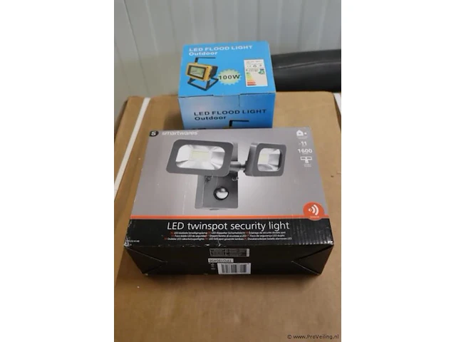 Led floodlight outdoor & led twinspot security light - afbeelding 1 van  5