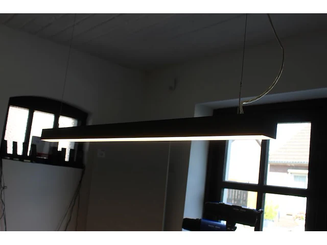 Led hanglamp breedte 142 cm. - afbeelding 1 van  2