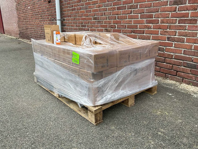 Led kaars twisted - 2,1w e14 2700k (1374x) - afbeelding 3 van  8
