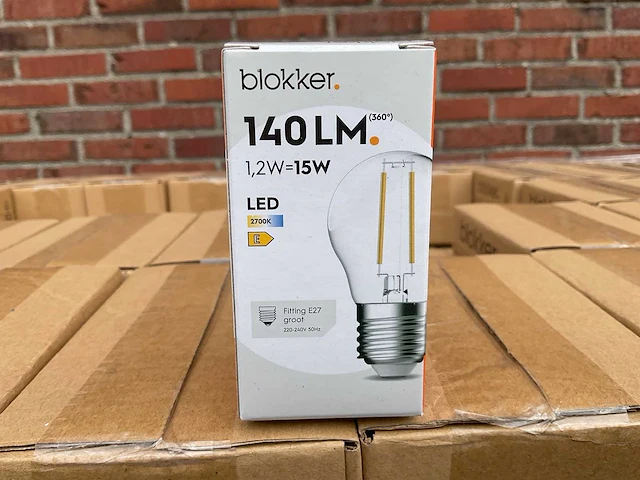 Led kogel lamp helder - 1,2w 2700k e27 (2323x) - afbeelding 1 van  8