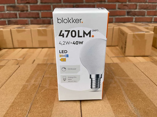 Led kogel lamp mat - 4,2w 2700k e14 (895x) - afbeelding 1 van  8