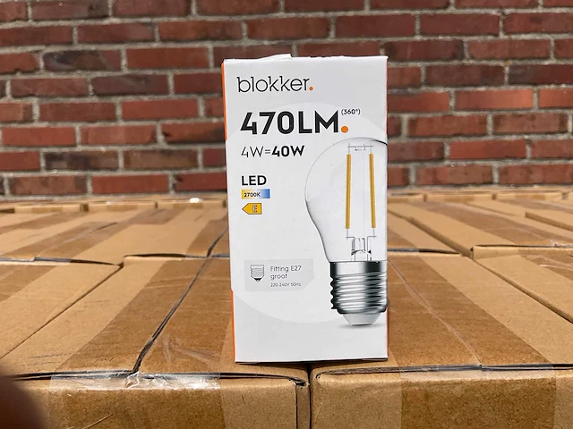 Led kogellamp helder - 4w 2700k e27 (3010x) - afbeelding 1 van  8