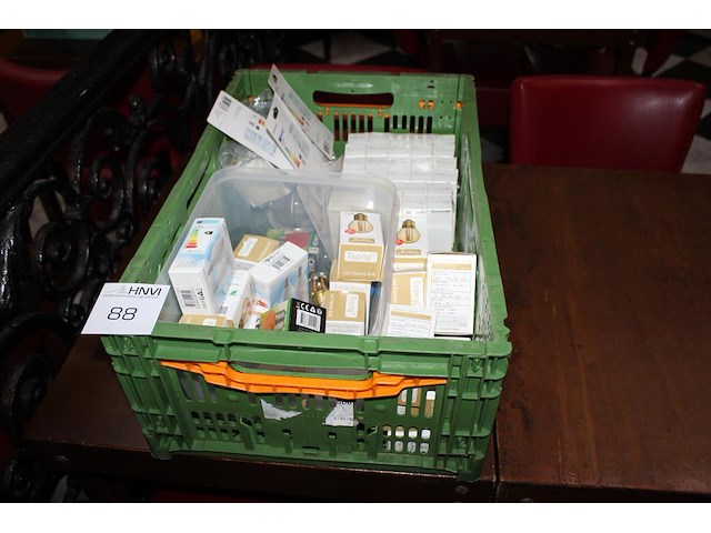 Led lampen in kunststoffen krat, diverse maten en uitvoeringen. - afbeelding 1 van  2