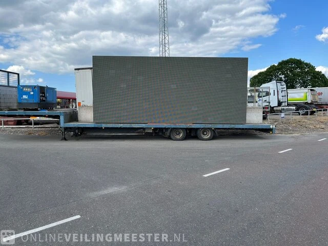Led scherm / reclame wall op vrachtwagen trailer pacton - afbeelding 16 van  18