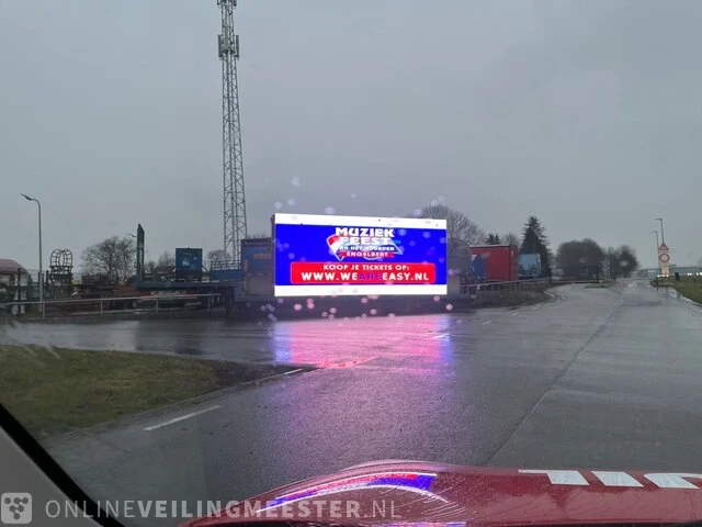 Led scherm / reclame wall op vrachtwagen trailer pacton - afbeelding 17 van  18