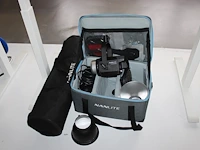 Led spot nanlight forza 200b met statief en accessoires in twee draagtassen. - afbeelding 1 van  2