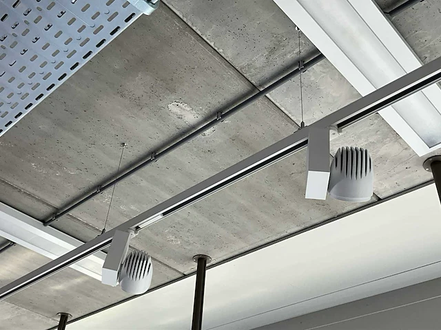Led-spots op spanningsrail (44 spots) - afbeelding 4 van  4