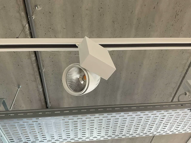Led-spots op spanningsrail (75 spots) - afbeelding 2 van  5