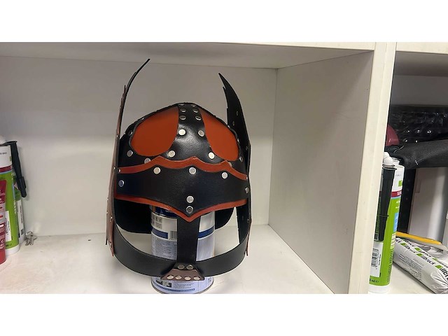 Lederen helm (150x) - afbeelding 8 van  12