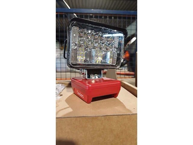 Ledlamp op accu - 3 inch, sanderz, 2025 - afbeelding 2 van  4
