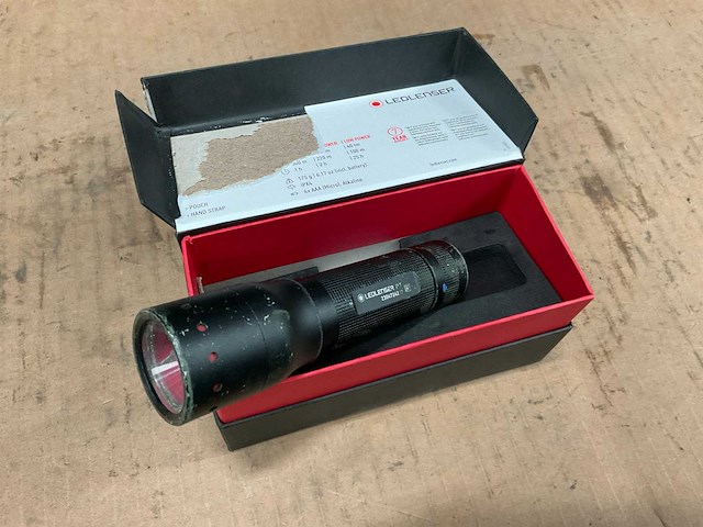 Ledlenser p7 zaklamp - afbeelding 1 van  4
