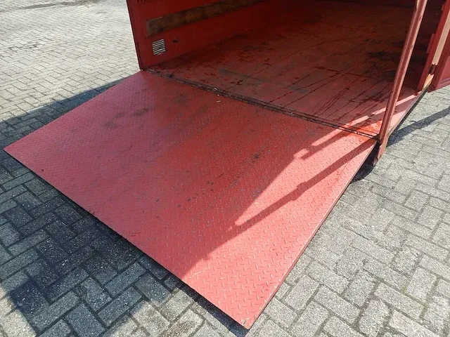 Leebur - afzet container - afbeelding 8 van  17