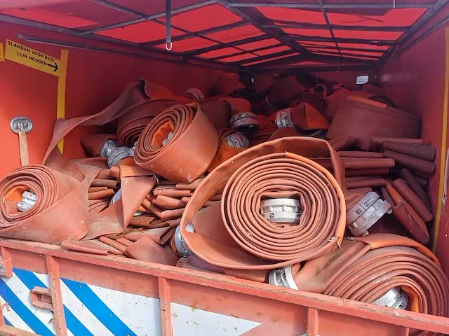 Leebur afzetcontainer met 3km 6" slangen - afbeelding 9 van  23