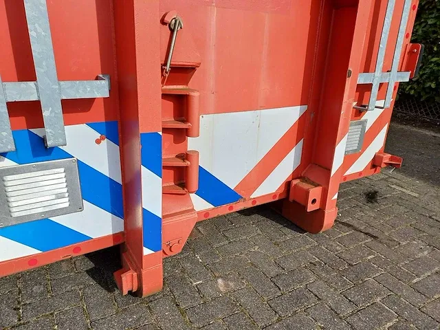 Leebur afzetcontainer met 3km slangen - afbeelding 19 van  22