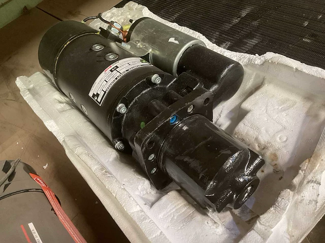 Leece-neville 24v startmotor - afbeelding 2 van  3