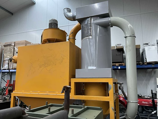 Leering straalmachine met filterafzuiginstallatie - afbeelding 2 van  11