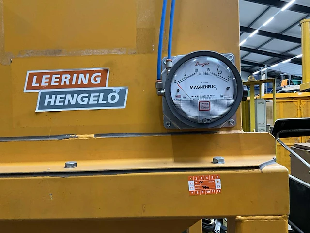 Leering straalmachine met filterafzuiginstallatie - afbeelding 6 van  11