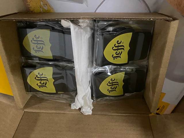 Leffe - reclame promotie kits - ongebruikt (150x) - afbeelding 2 van  6