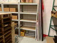 Legbordstelling met medische attributen - afbeelding 4 van  10
