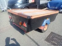 Lege vouwwagen aanhanger - afbeelding 4 van  5