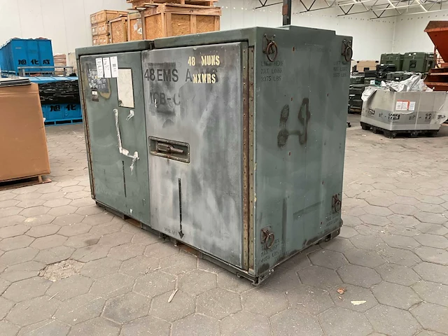 Legercontainer - afbeelding 1 van  7