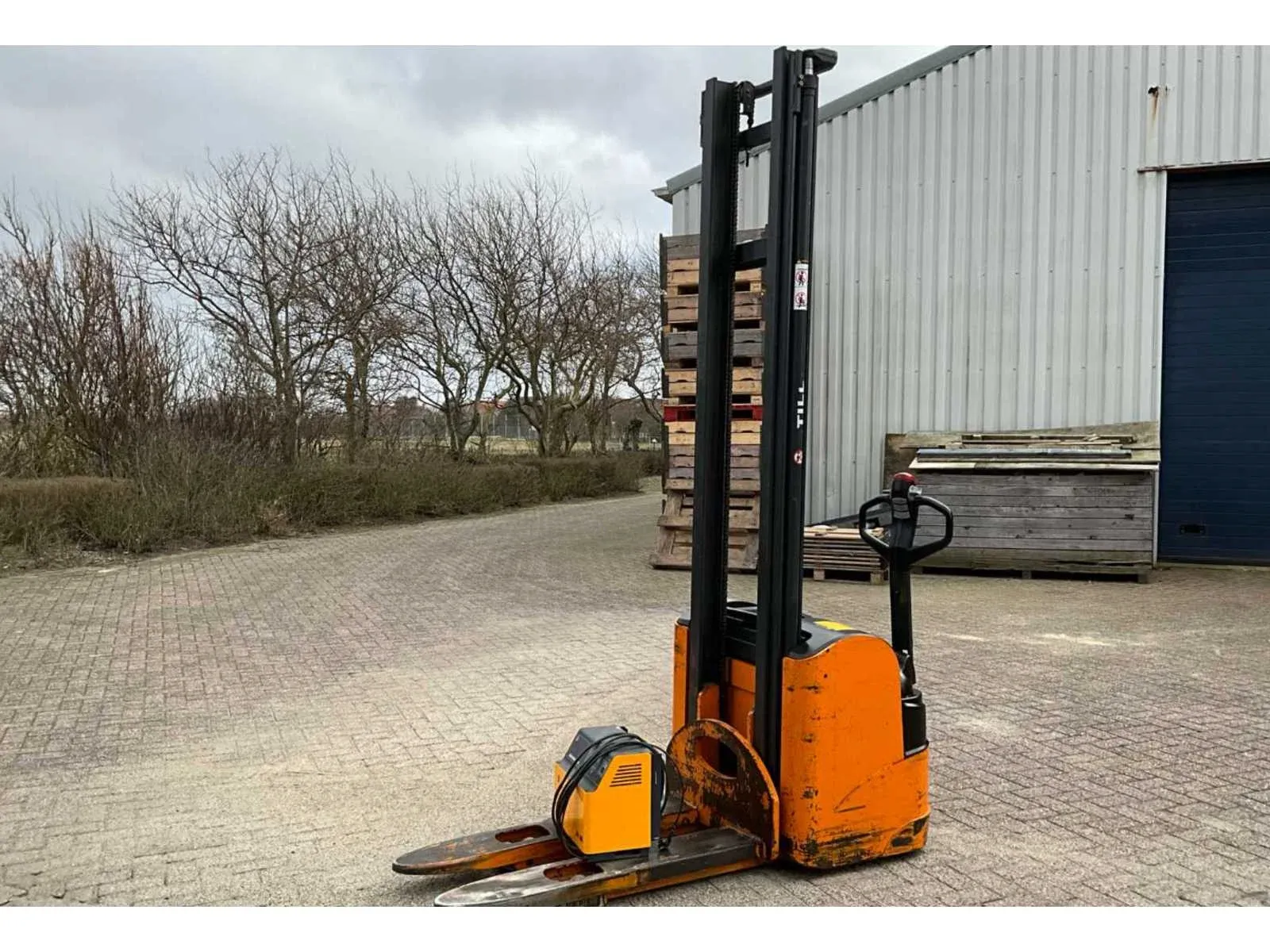 Legeruitrustingen, materialen en gereedschappen