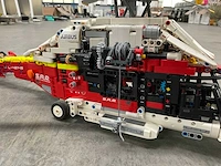 Lego - 42145 - airbus h175 rescue helicopter - lego technic - afbeelding 6 van  7