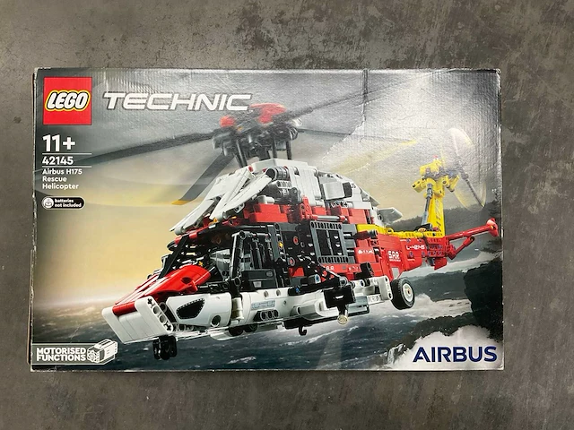 Lego - 42145 - airbus h175 rescue helicopter - lego technic - afbeelding 7 van  7