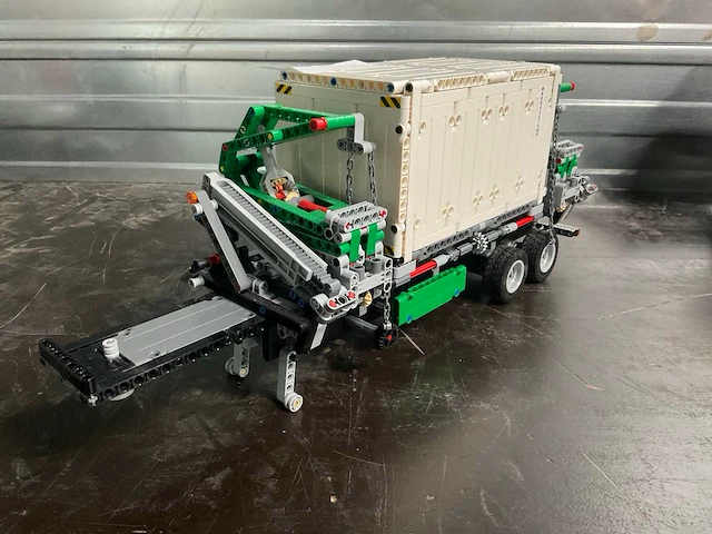 Lego 42078 mack anthem - afbeelding 12 van  14