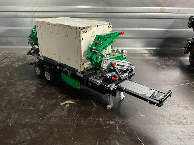 Lego 42078 mack anthem - afbeelding 13 van  14