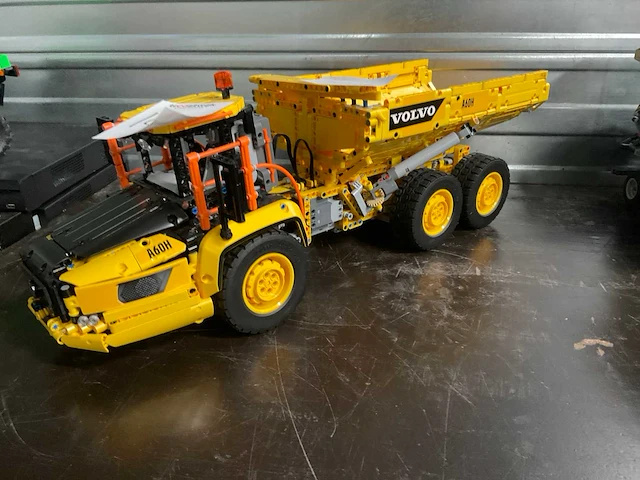 Lego 42114 truck met kieptrailer - afbeelding 2 van  7