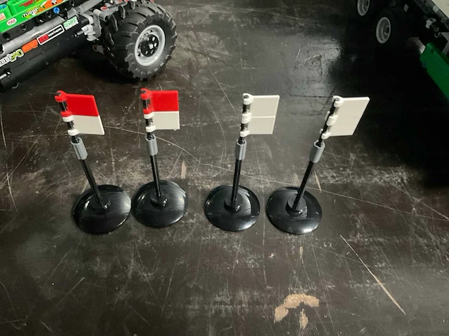 Lego 42129 mercedes benz zetros trial truck - afbeelding 7 van  9