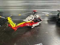 Lego 42145 airbus h175 reddingshelikopter - afbeelding 3 van  7