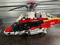 Lego 42145 airbus h175 reddingshelikopter - afbeelding 5 van  7