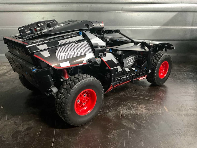 Lego 42160 audi rs q e-tron - afbeelding 3 van  6