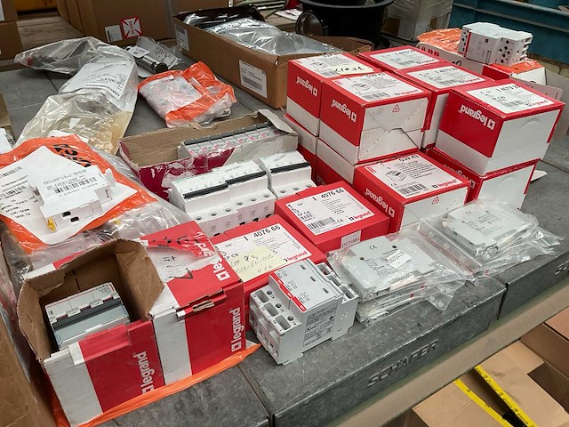 Legrand verschillende zekeringen (65x) - afbeelding 1 van  3