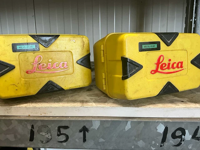 Leica na 324 waterpasinstrument (2x) - afbeelding 1 van  9