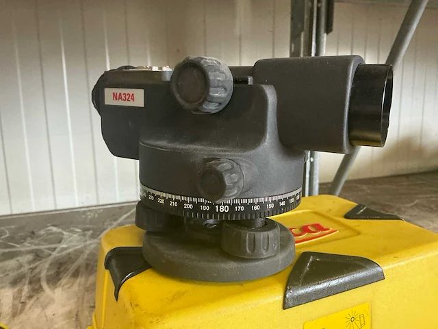 Leica na 324 waterpasinstrument (2x) - afbeelding 8 van  9