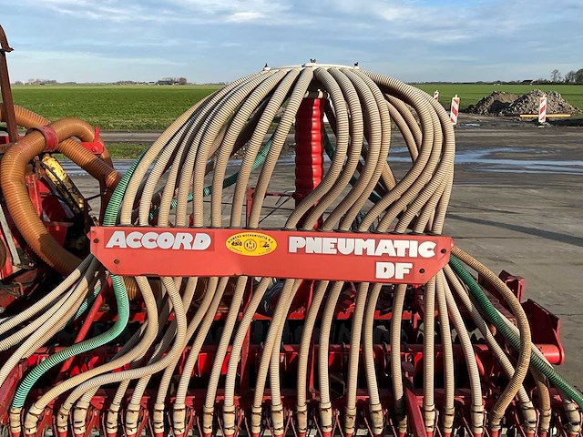 Lely 6000 rotorkopeg met accord zaaimachine - afbeelding 10 van  25