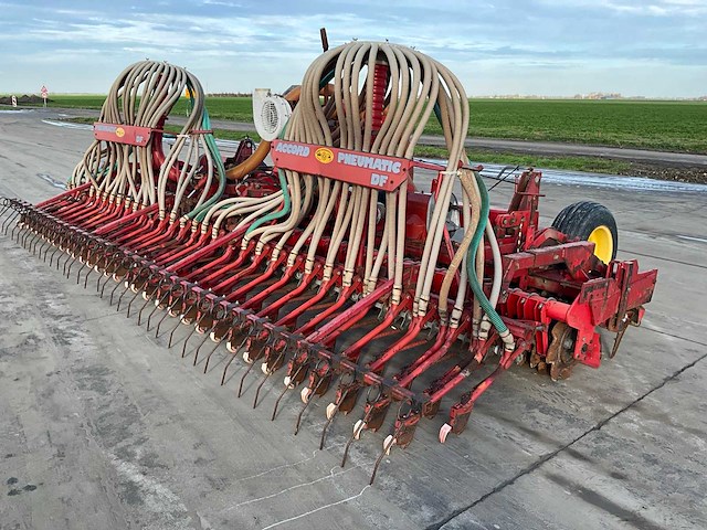 Lely 6000 rotorkopeg met accord zaaimachine - afbeelding 22 van  25