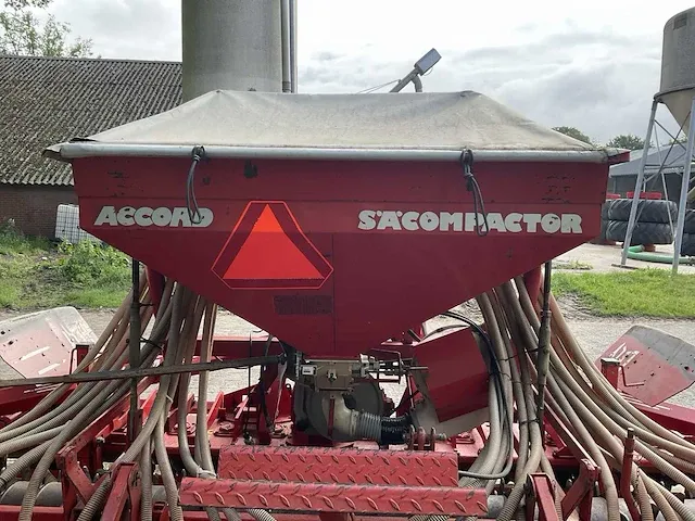 Lelyterra 400-35 gecombineerde gras zaaimachine, gedragen - afbeelding 11 van  12