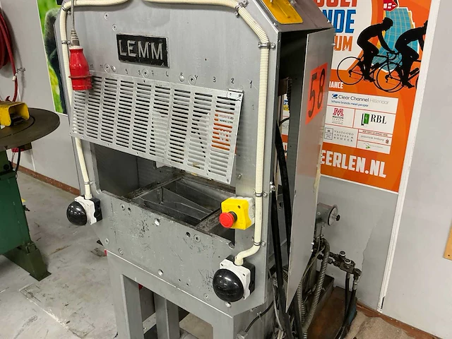 Lemm stansmachine - afbeelding 17 van  18