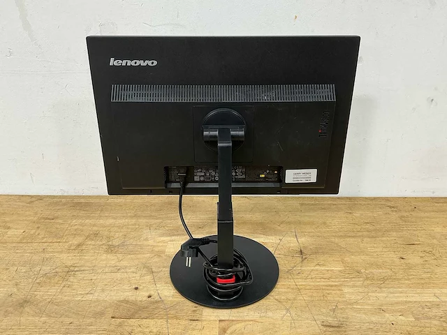 Lenovo - t2254pc - thinkvision - desktop (2x) - afbeelding 4 van  7