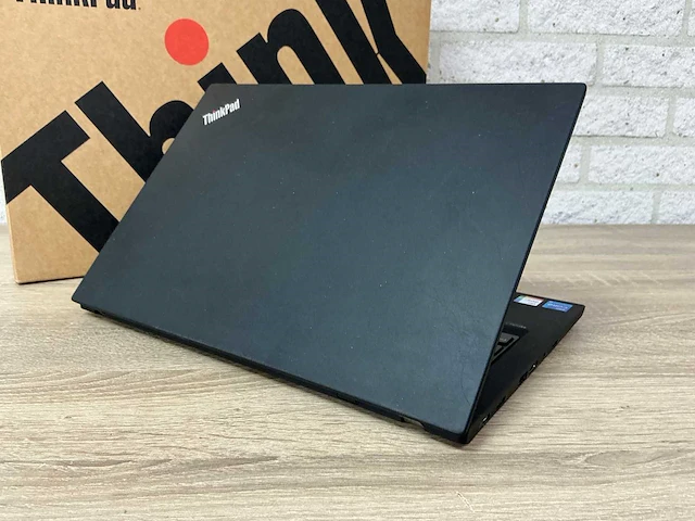 Lenovo - think - laptop - afbeelding 5 van  5