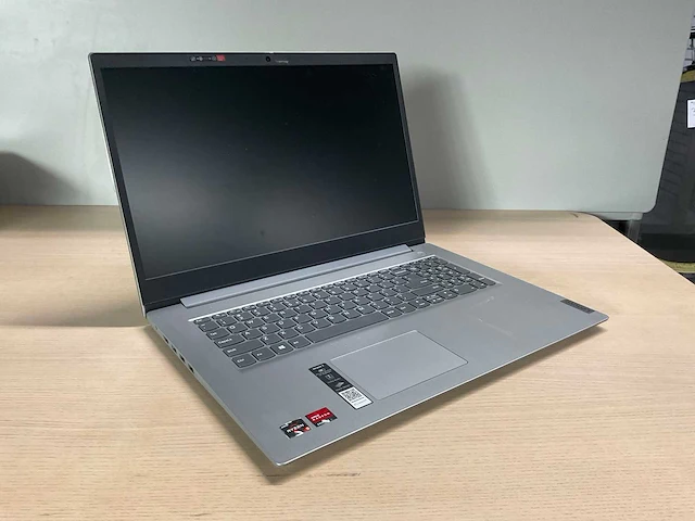Lenovo ideapad 3 17ada05 laptop - afbeelding 1 van  8
