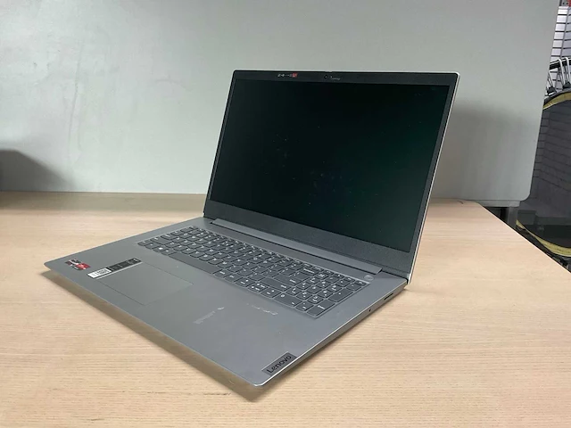 Lenovo ideapad 3 17ada05 laptop - afbeelding 2 van  8