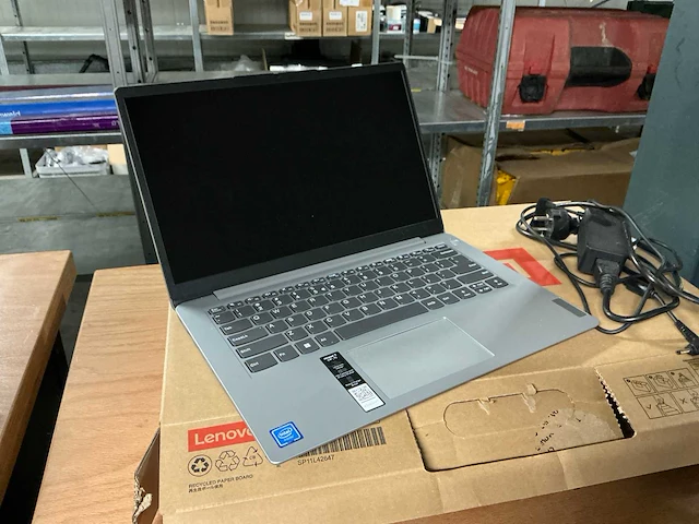 Lenovo laptop - afbeelding 1 van  6