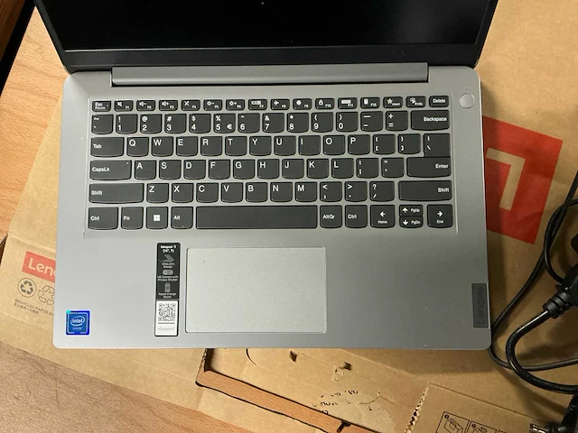 Lenovo laptop - afbeelding 2 van  6