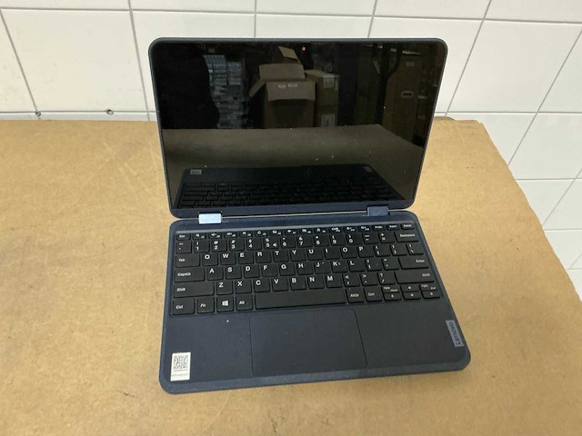 Lenovo lenovo 300w gen 3 3015e laptop - afbeelding 2 van  4