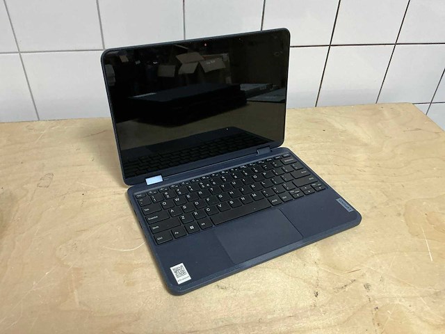 Lenovo lenovo 300w gen 3 3015e laptop - afbeelding 1 van  4